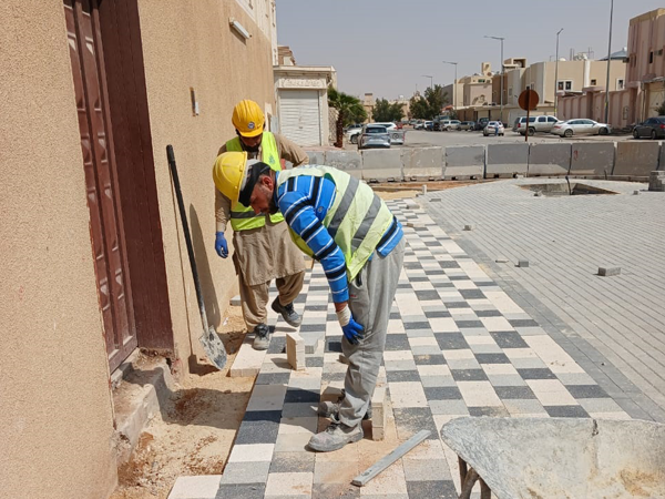 أعمال الانترلوك والحجر-